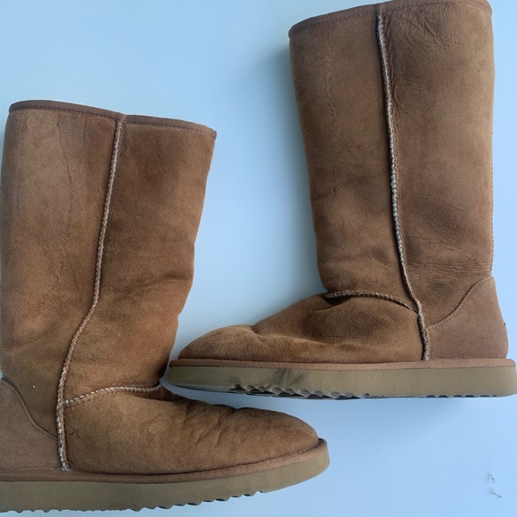 Ugg’s - Tan - W10 - Picture 2 of 5